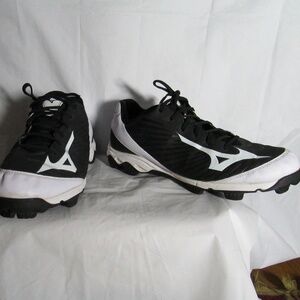 Mizuno 9-Spike Advanced Franchise 9 low-molded Cleats